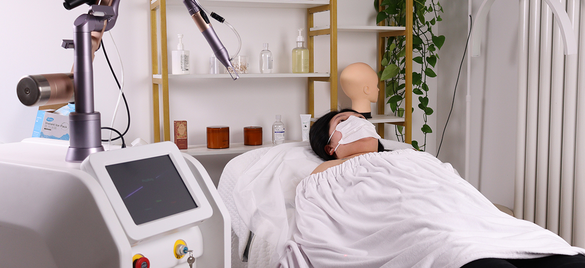 tattoo removal laser machine in clinic